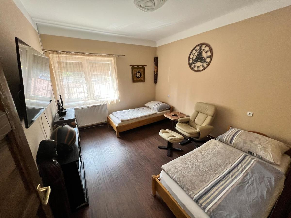 Fehér galamb apartman Gyál Exterior foto