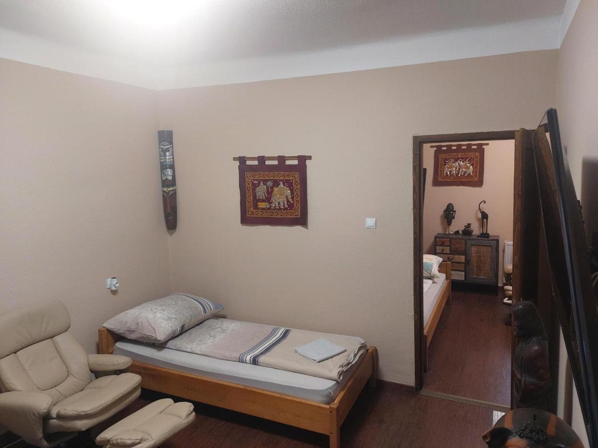 Fehér galamb apartman Gyál Exterior foto